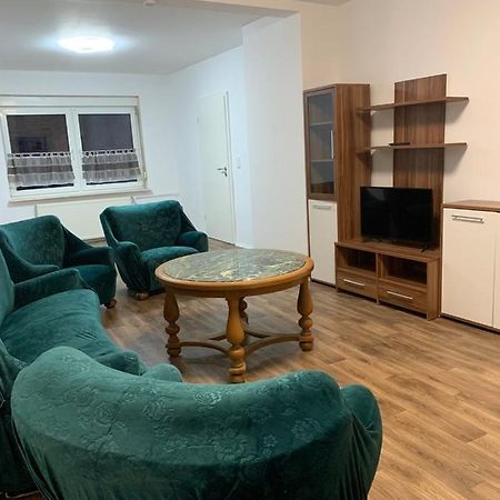 ברונה Monteurzimmer Oberlistingen Zweibettzimmer Mit 2 Baedern מראה חיצוני תמונה