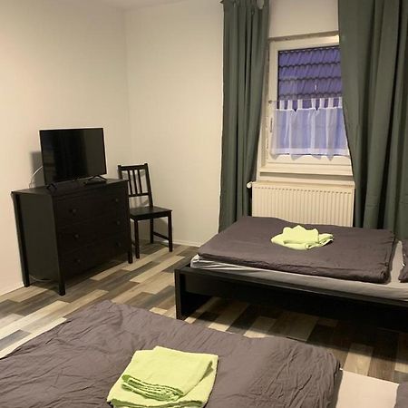 ברונה Monteurzimmer Oberlistingen Zweibettzimmer Mit 2 Baedern מראה חיצוני תמונה