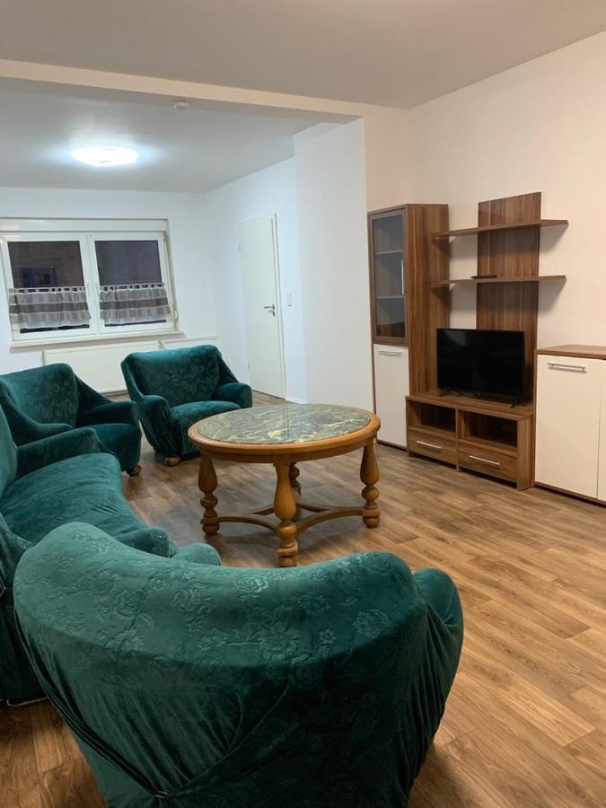 ברונה Monteurzimmer Oberlistingen Zweibettzimmer Mit 2 Baedern מראה חיצוני תמונה