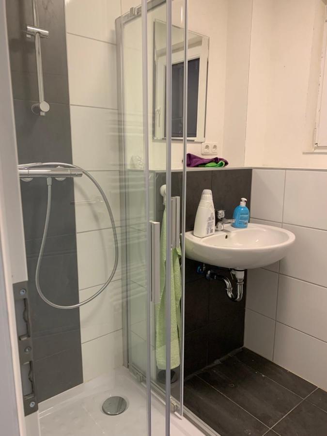 ברונה Monteurzimmer Oberlistingen Zweibettzimmer Mit 2 Baedern מראה חיצוני תמונה