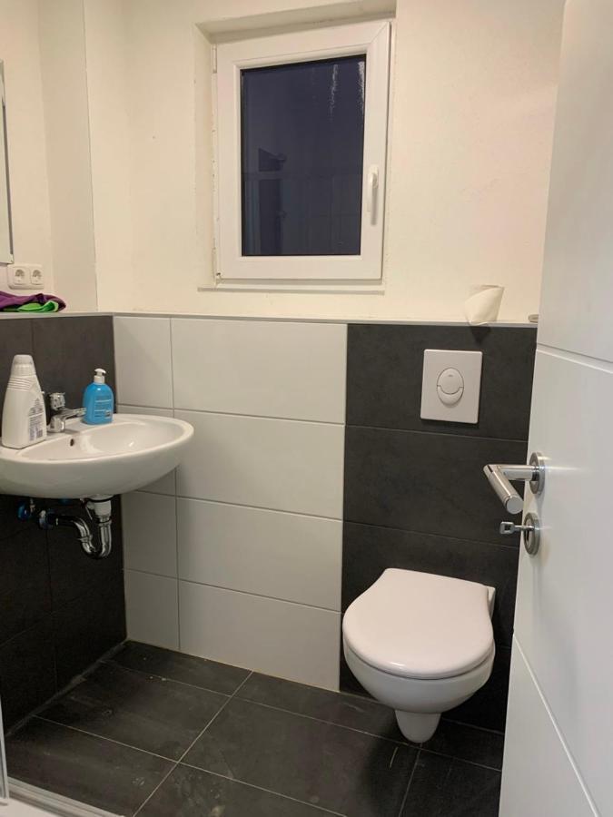 ברונה Monteurzimmer Oberlistingen Zweibettzimmer Mit 2 Baedern מראה חיצוני תמונה